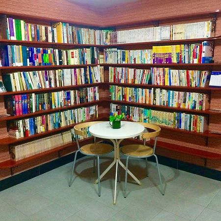 Discovery Youth Hostel Пекин Екстериор снимка