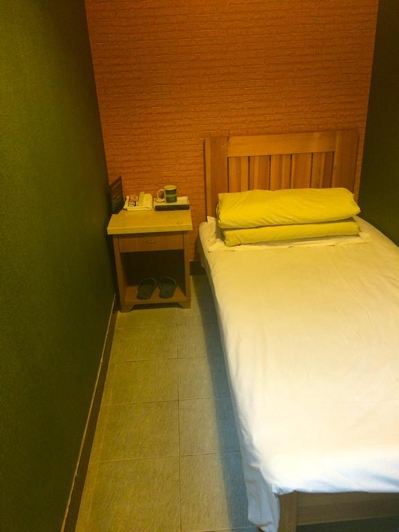 Discovery Youth Hostel Пекин Екстериор снимка