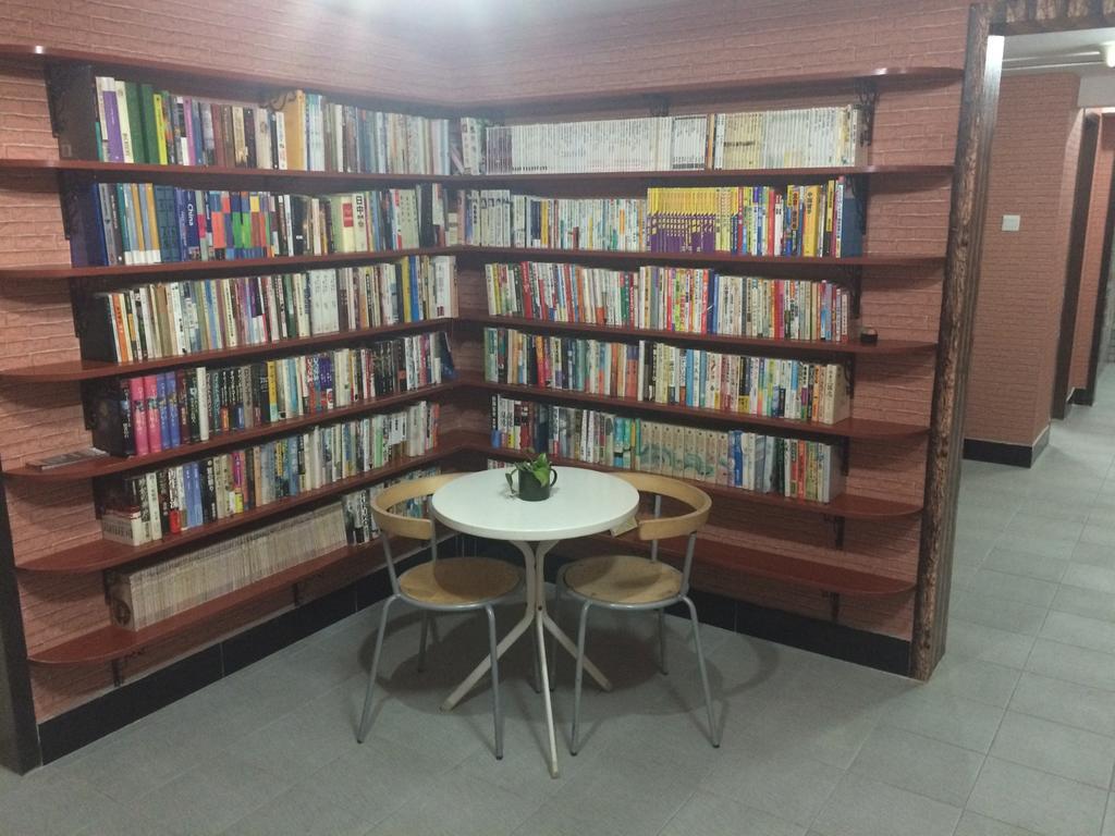 Discovery Youth Hostel Пекин Екстериор снимка