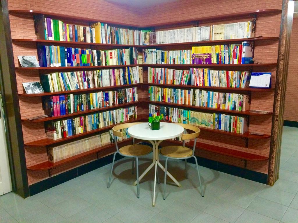 Discovery Youth Hostel Пекин Екстериор снимка